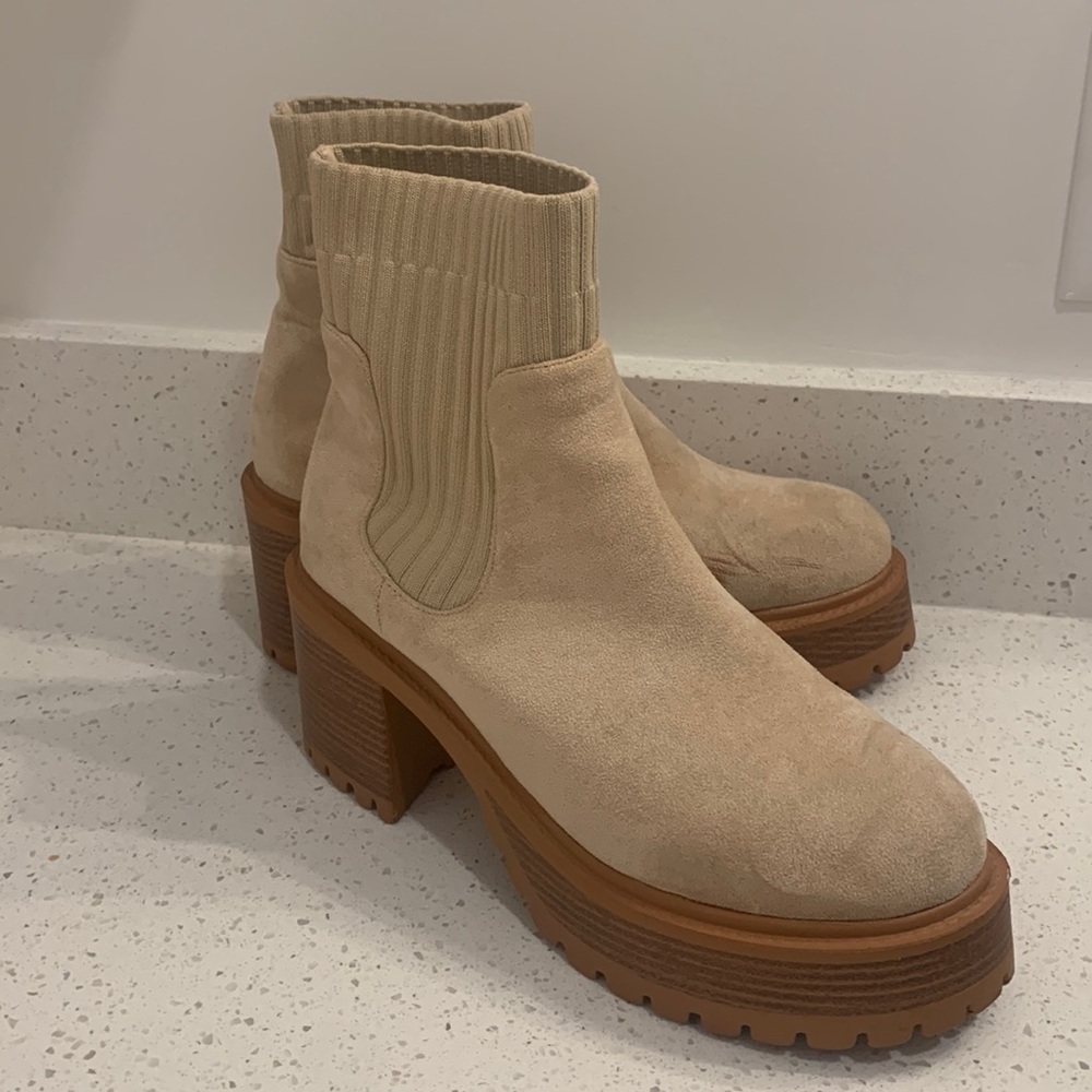Size 10 tan booties
